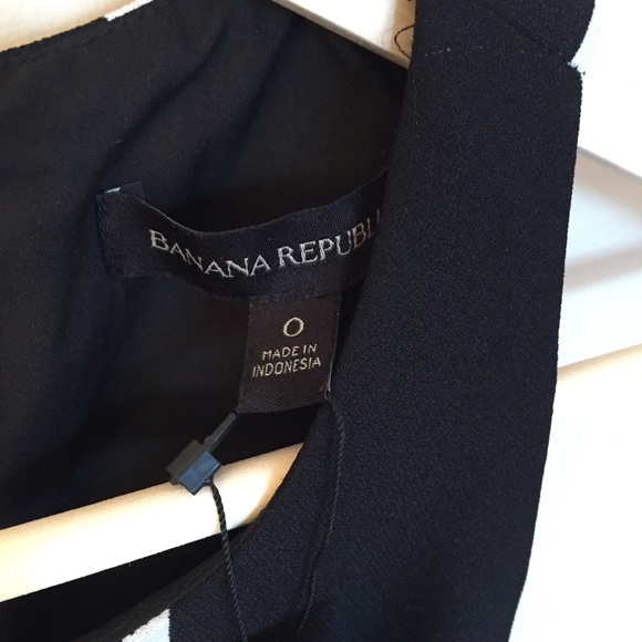 🆕Navy & White Asymmetrical Hem Midi Dress - Picture 4 of 9